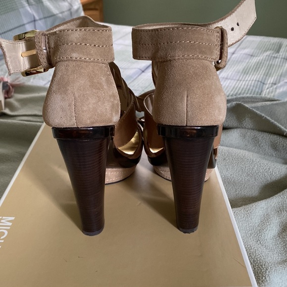 Michael Kors platform sandals - Picture 3 of 6